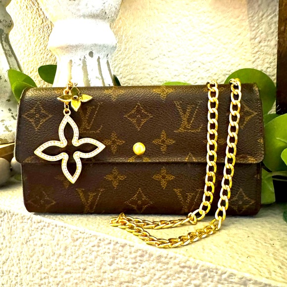 Louis Vuitton Handbags - Louis Vuitton Sarah wallet vintage converted
Crossbody 2002 collection